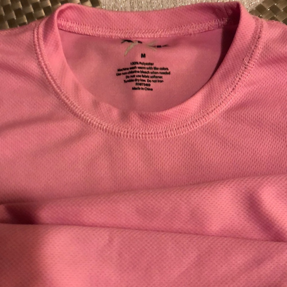SALE🔴PINK ACTIVE TOP - Picture 2 of 3